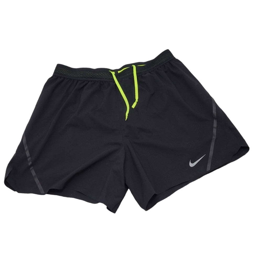Nike aeroswift women's black running shorts size large EUC